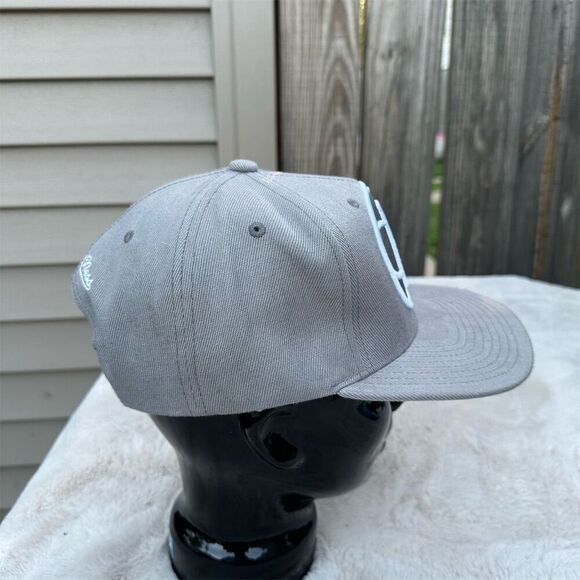Mitchell & Ness Brooklyn Nets Snapback Hat Gray Adjustable - Picture 5 of 8